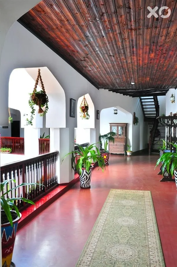 Dhow Palace Hotel