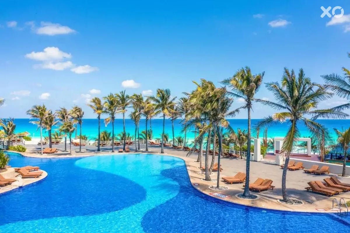 The Pyramid на Grand Oasis