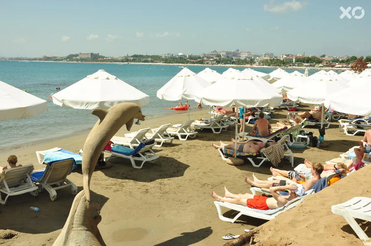 Leda Beach Hotel