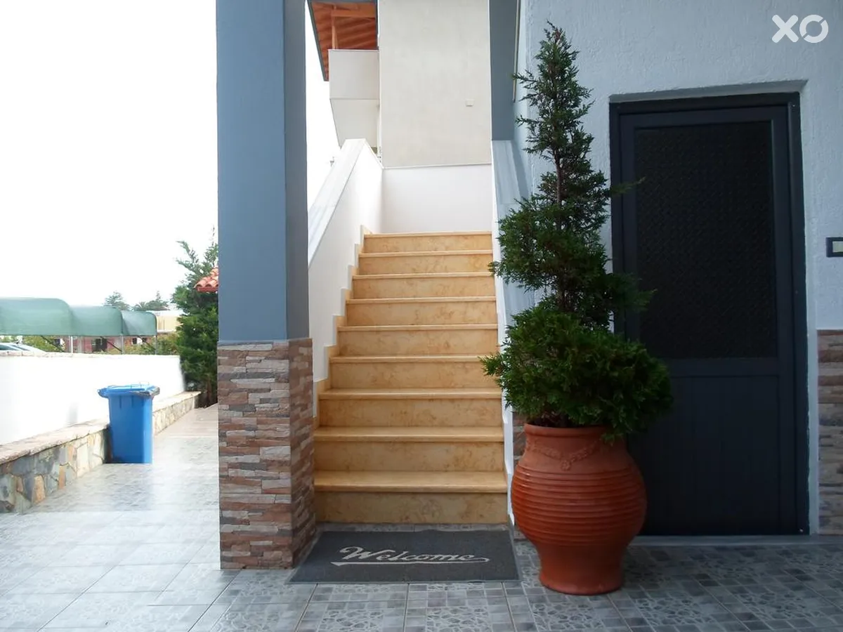 Vila White