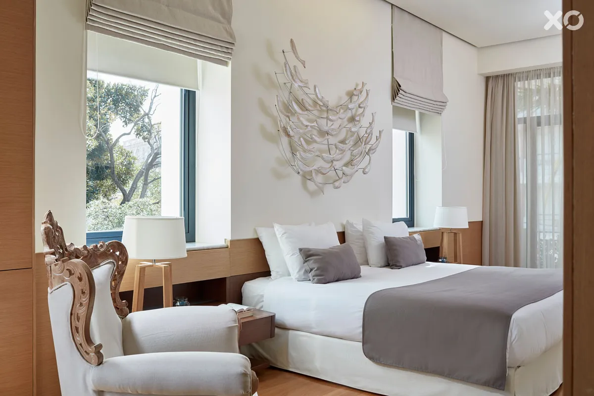 Avra City Hotel