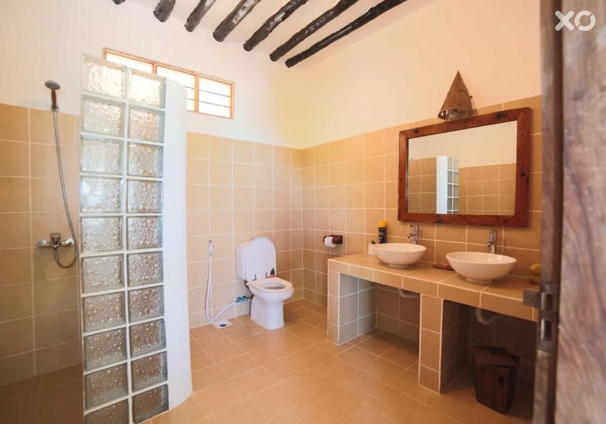 Red Monkey Beach Lodge