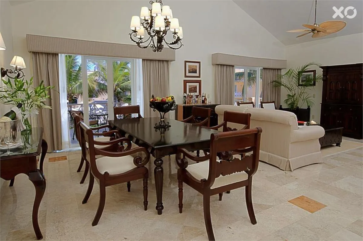 Royal Hideaway Playacar