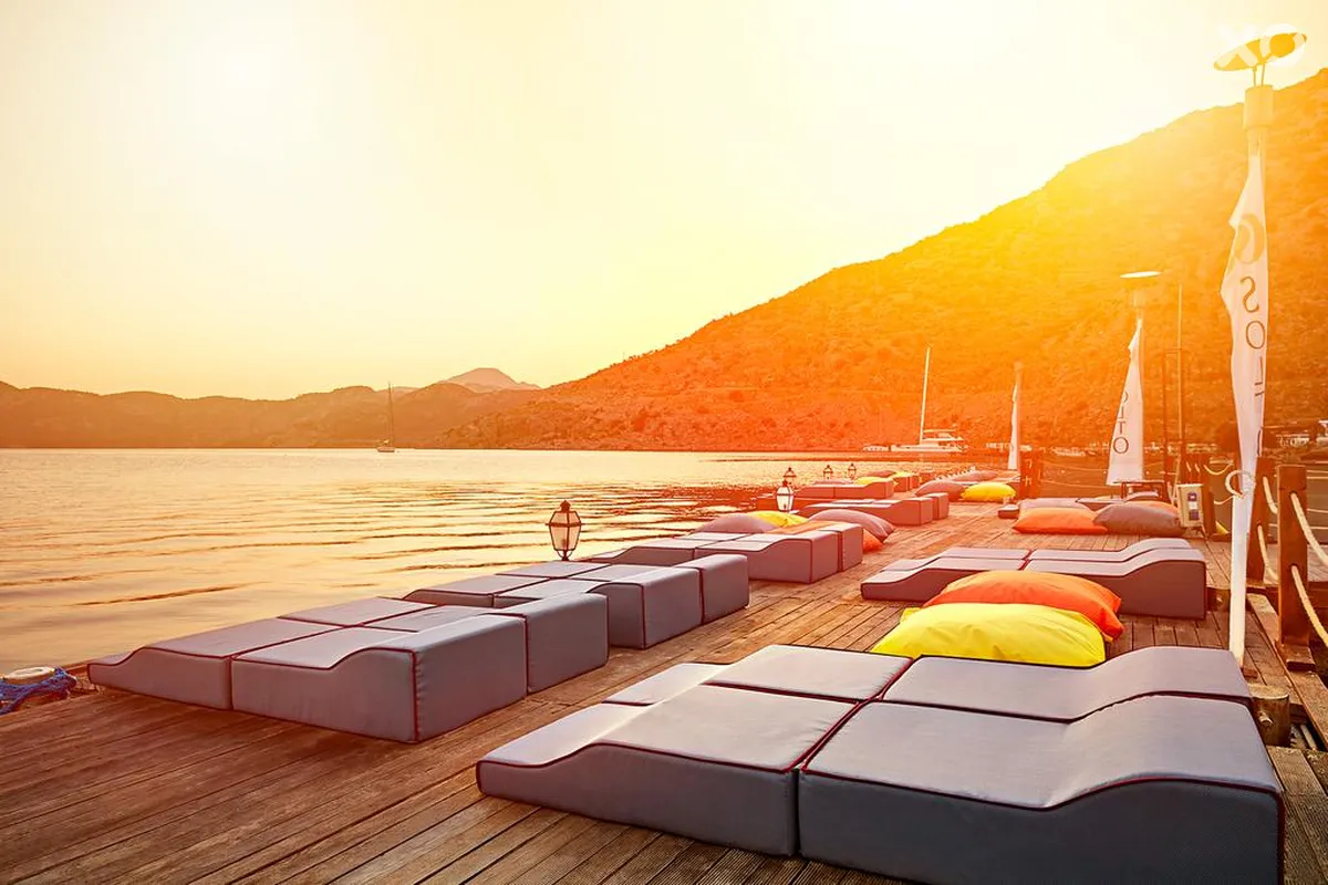 Fi Light Solto Boutique Beach