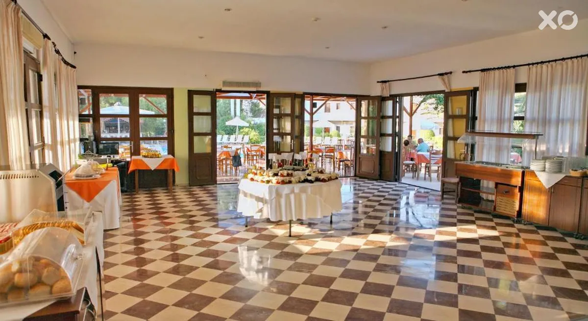 Pasiphae Hotel