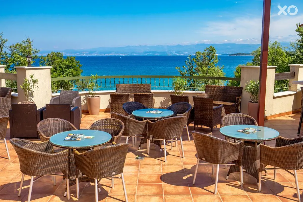 Blue Waves Resort