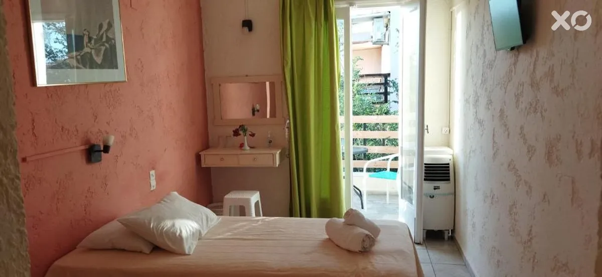 Cleo Rooms