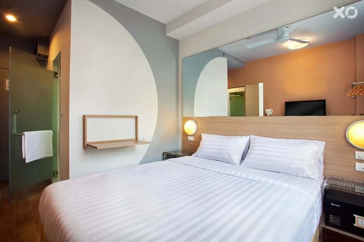 Red Planet Hotel