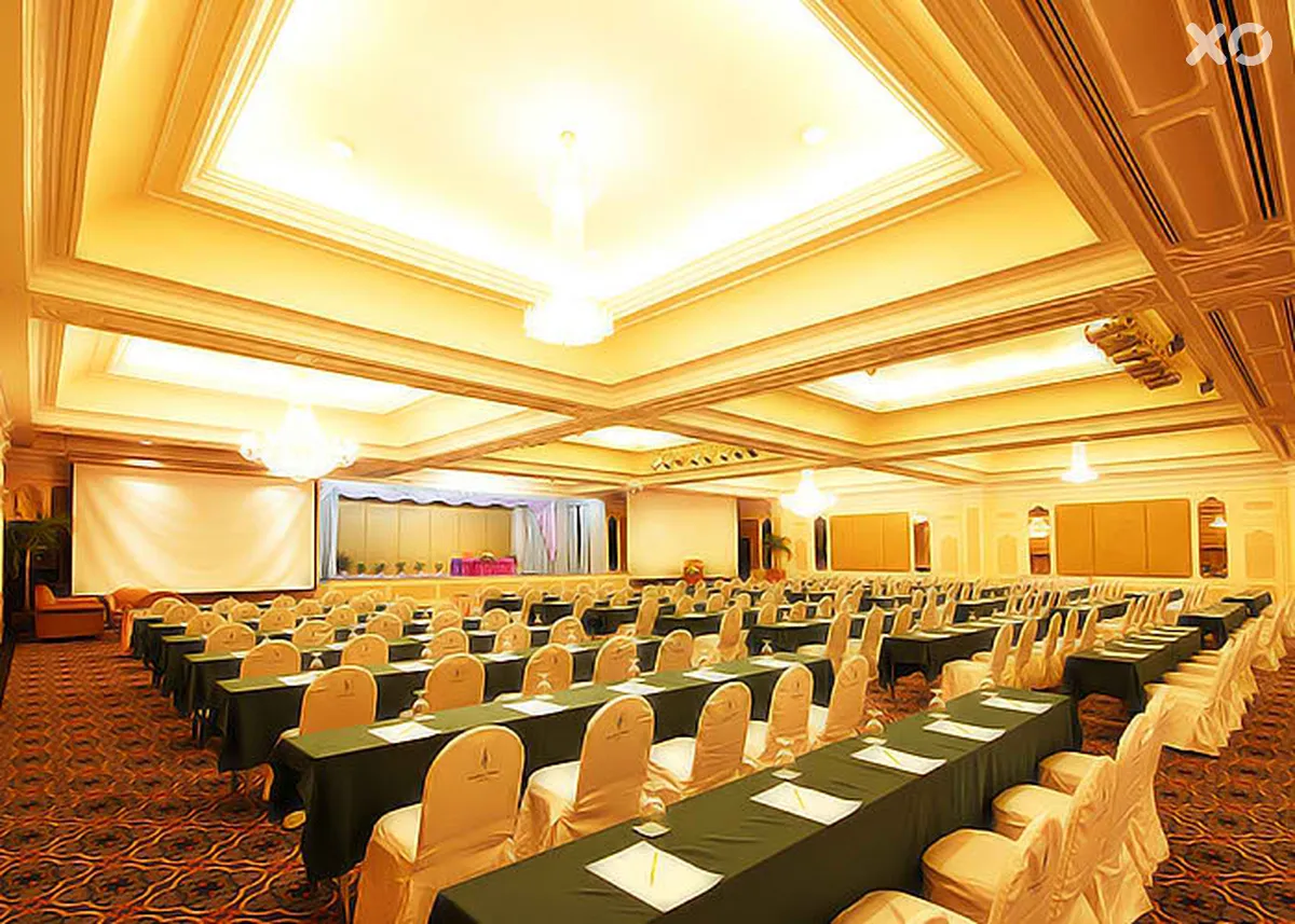 Bangkok Palace Hotel