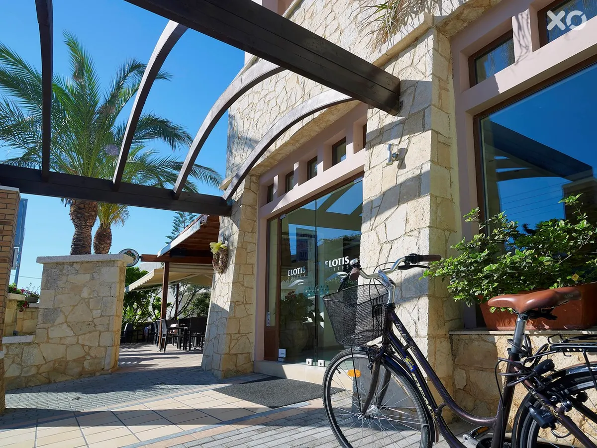 Elotis Suites Hotel