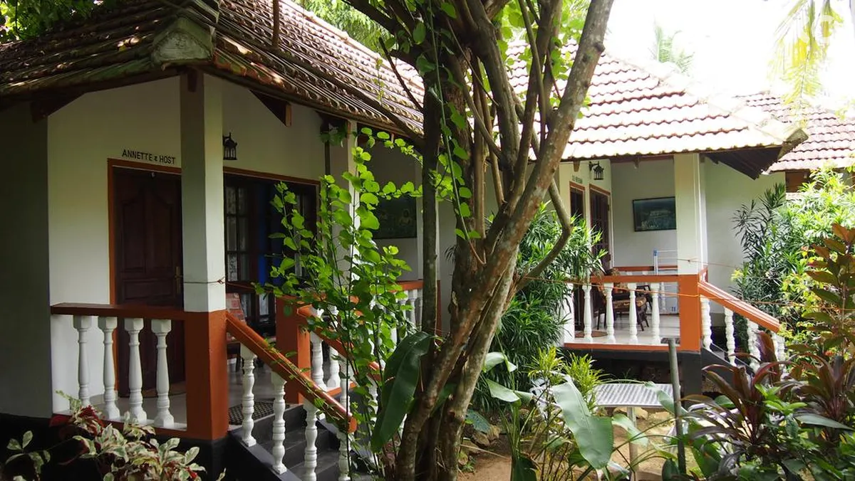 Flower Garden Hotel