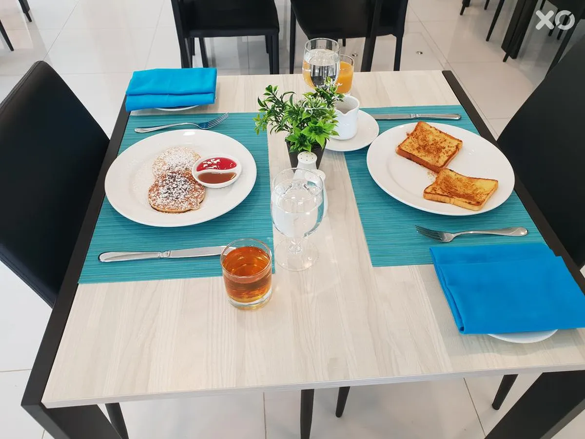 Reef Edge Thulusdhoo Guest House