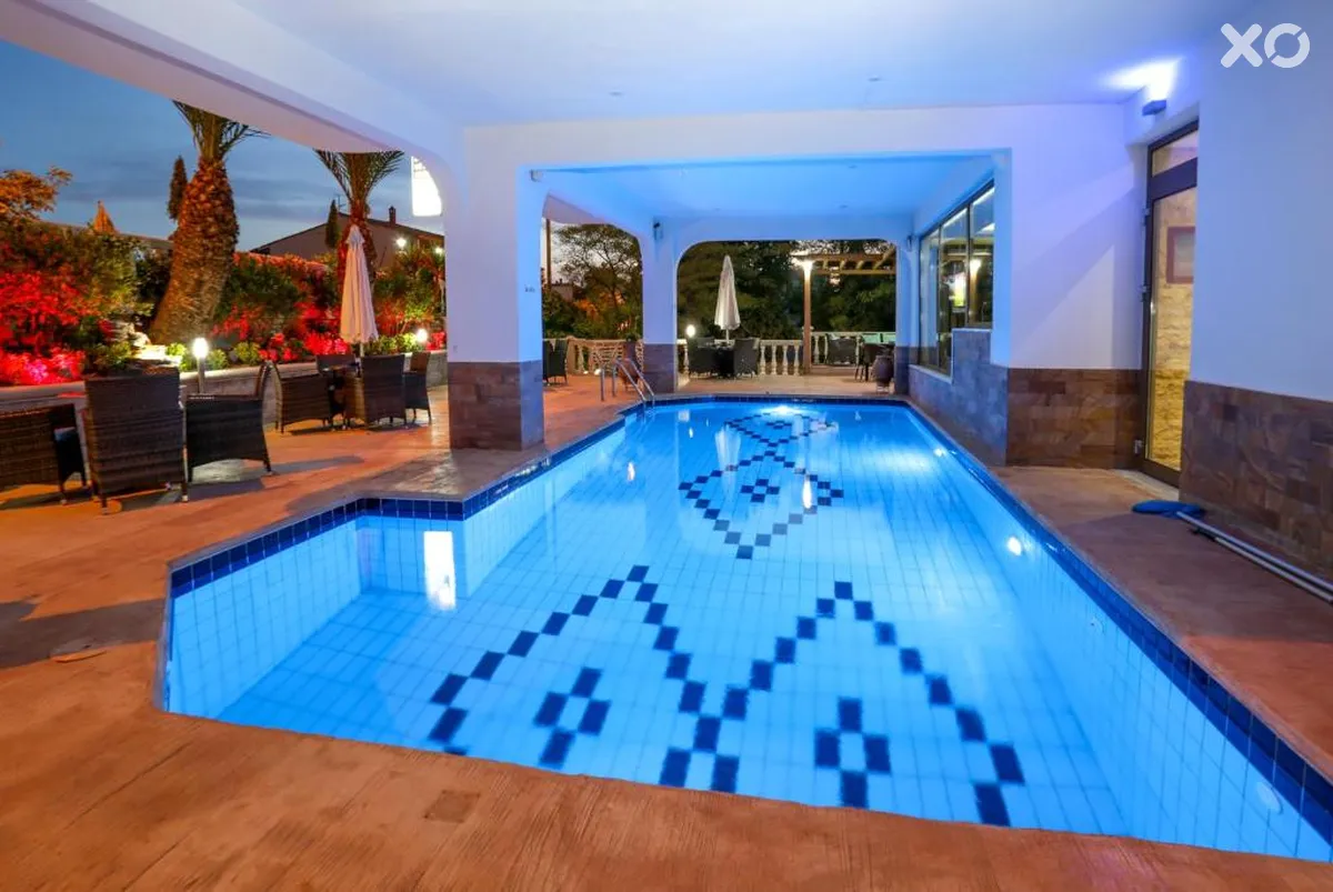 Garden Hotel