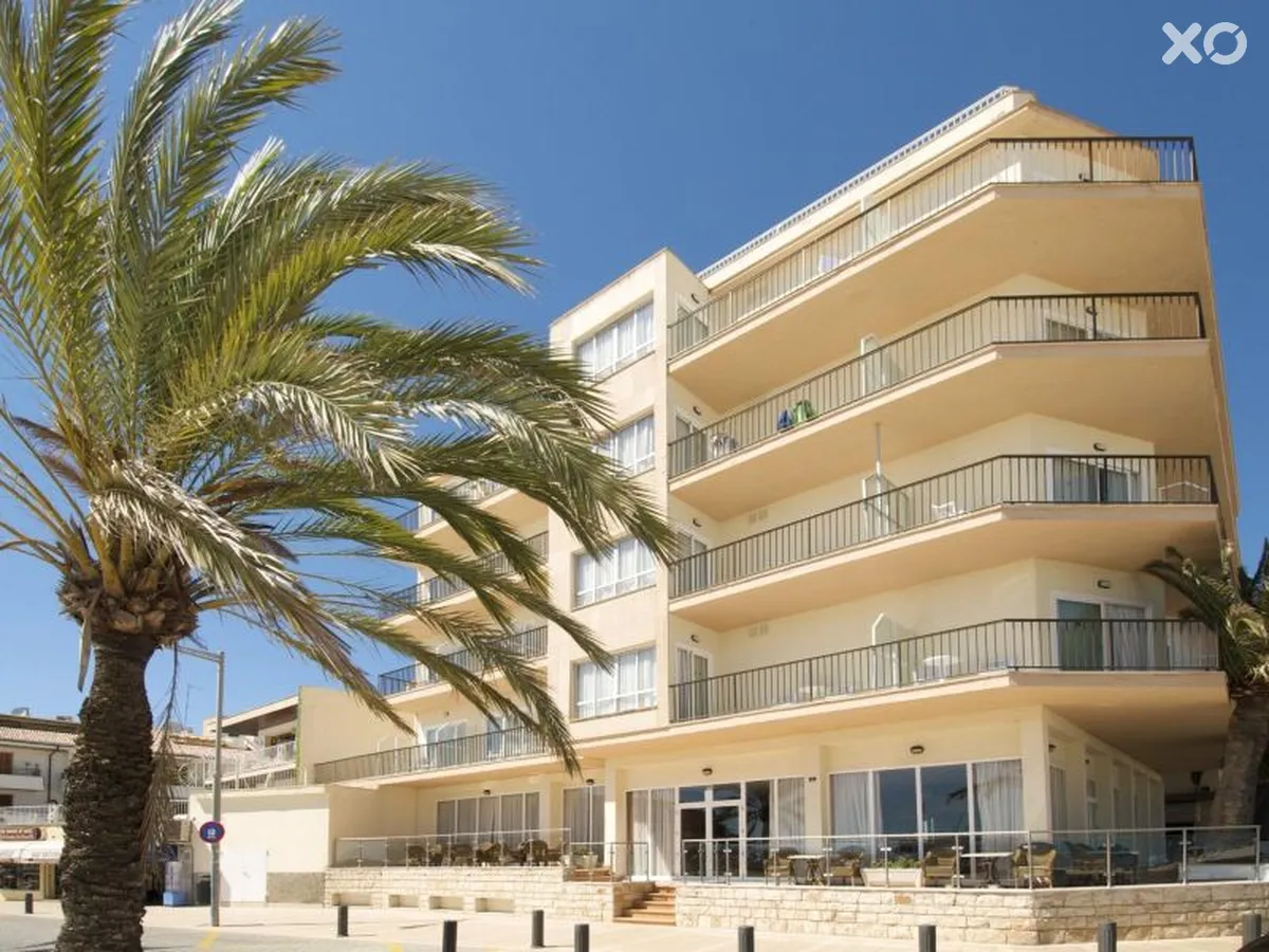 Las Arenas Hotel