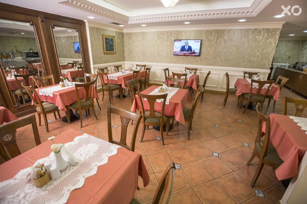Golden Crown Hotel
