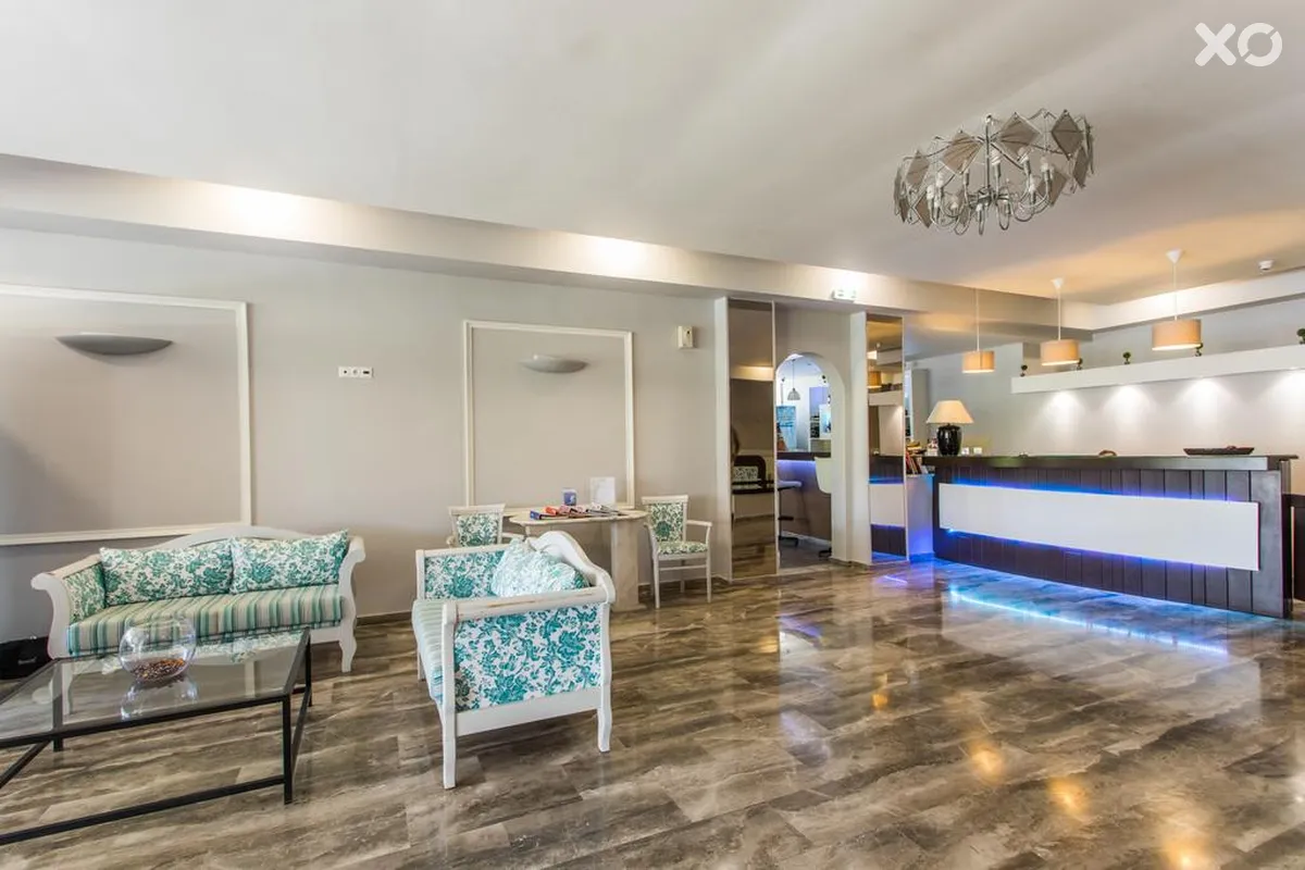 Silver Bay Hotel