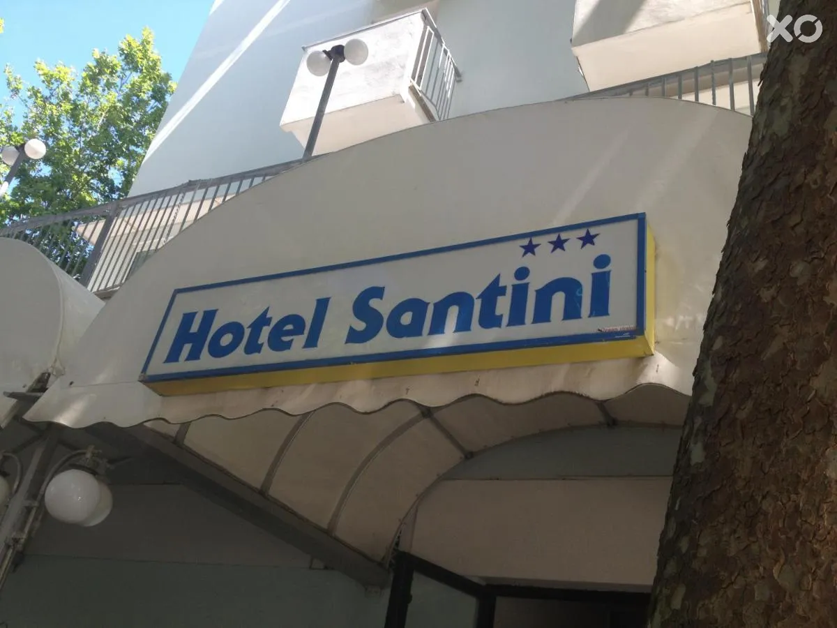 Santini Hotel