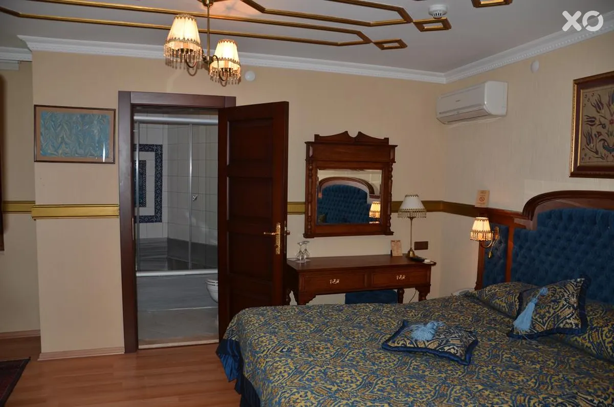 Aruna Hotel