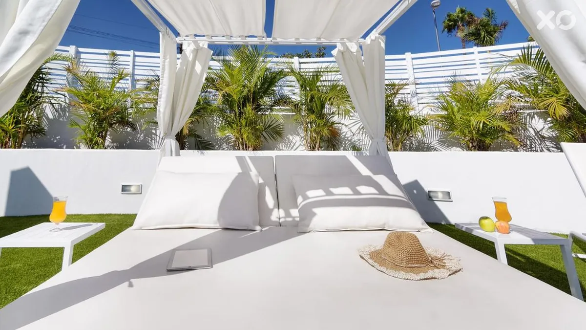 Adonis Bungalows