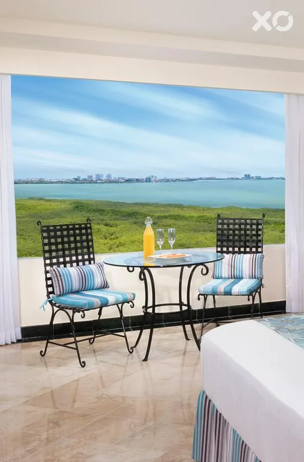 Grand Oasis Palm