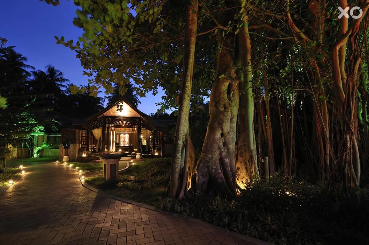 Royal Island Resort & Spa
