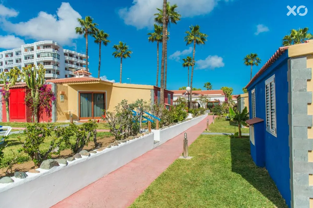 HL Miraflor Suites Hotel