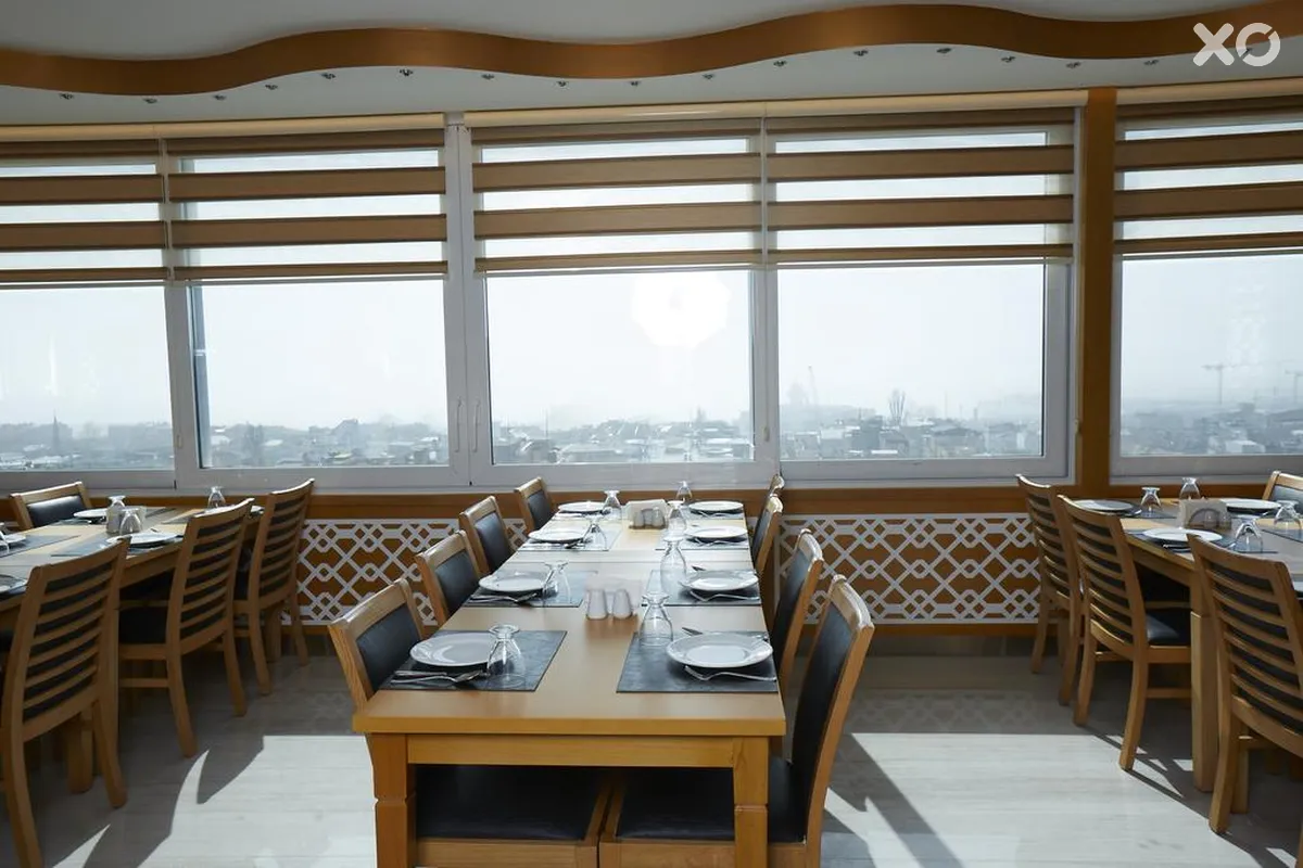 Ilkbal Deluxe Hotel