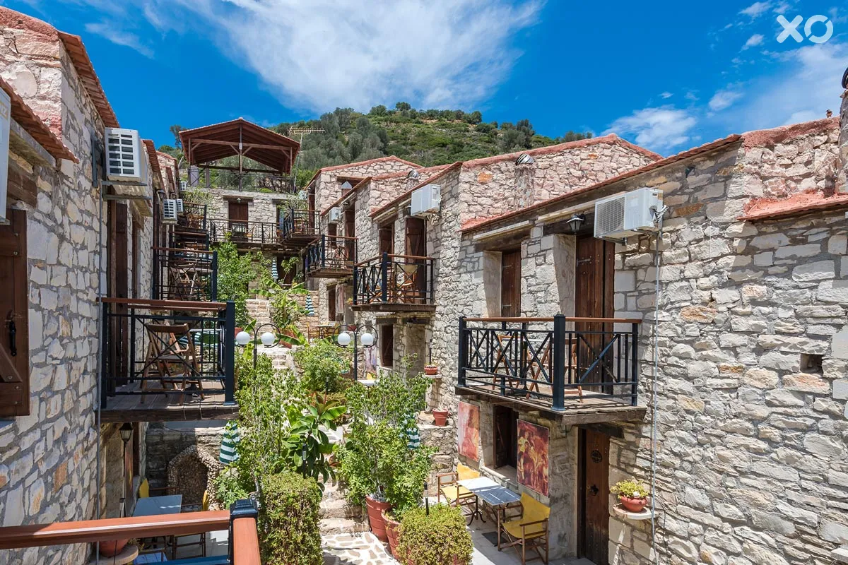 Petrino Horio (Stone Village)