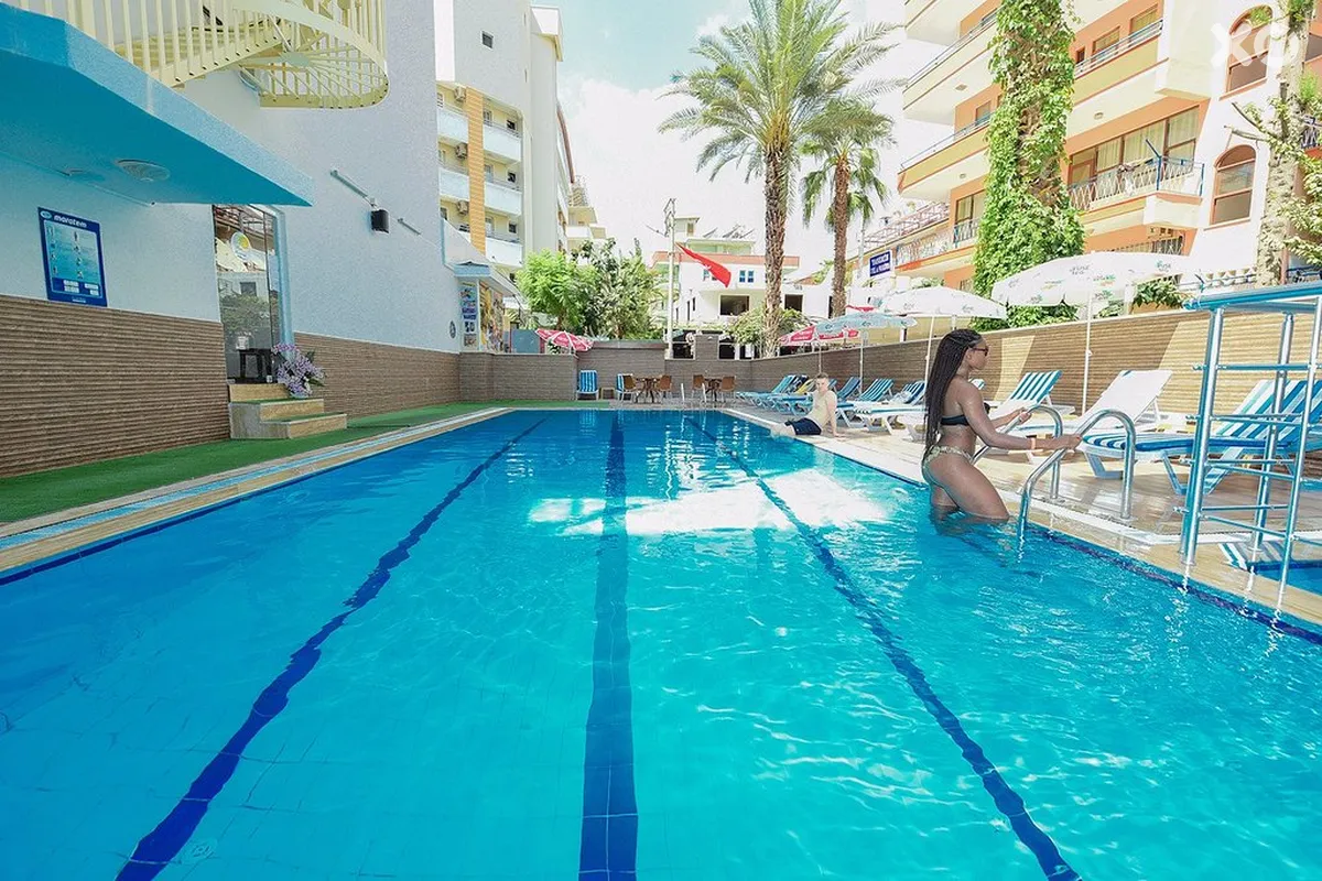 Kleopatra Blue Hawaii Hotel