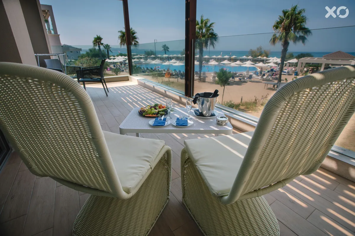 Almyros Beach Resort & Spa
