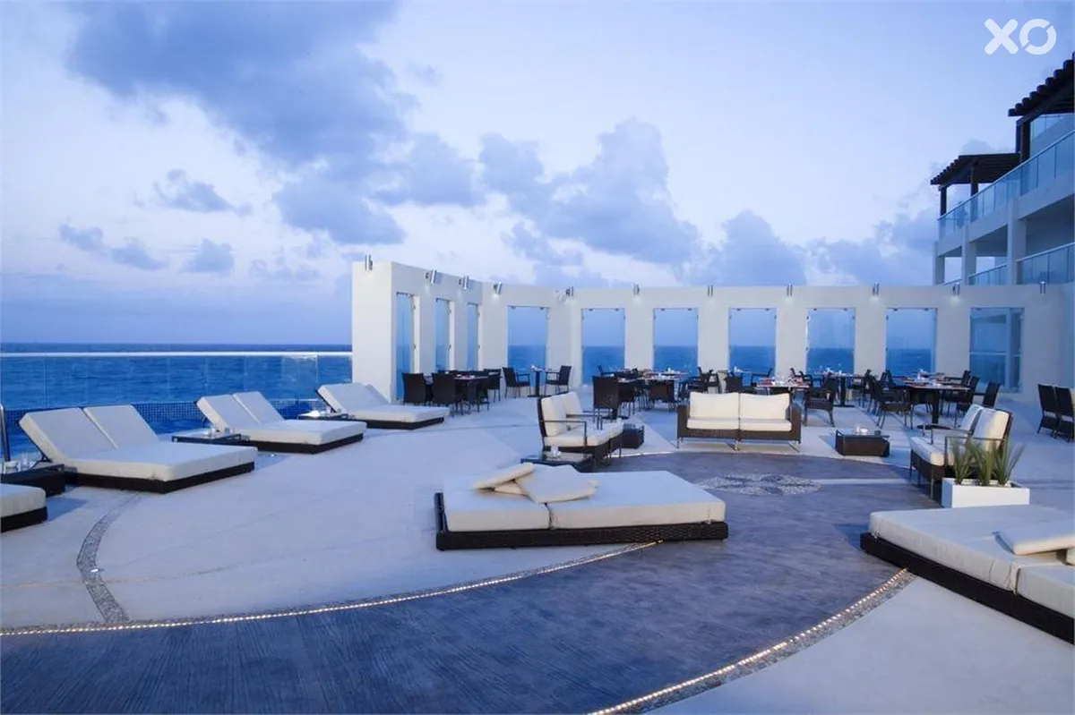 Sun Palace