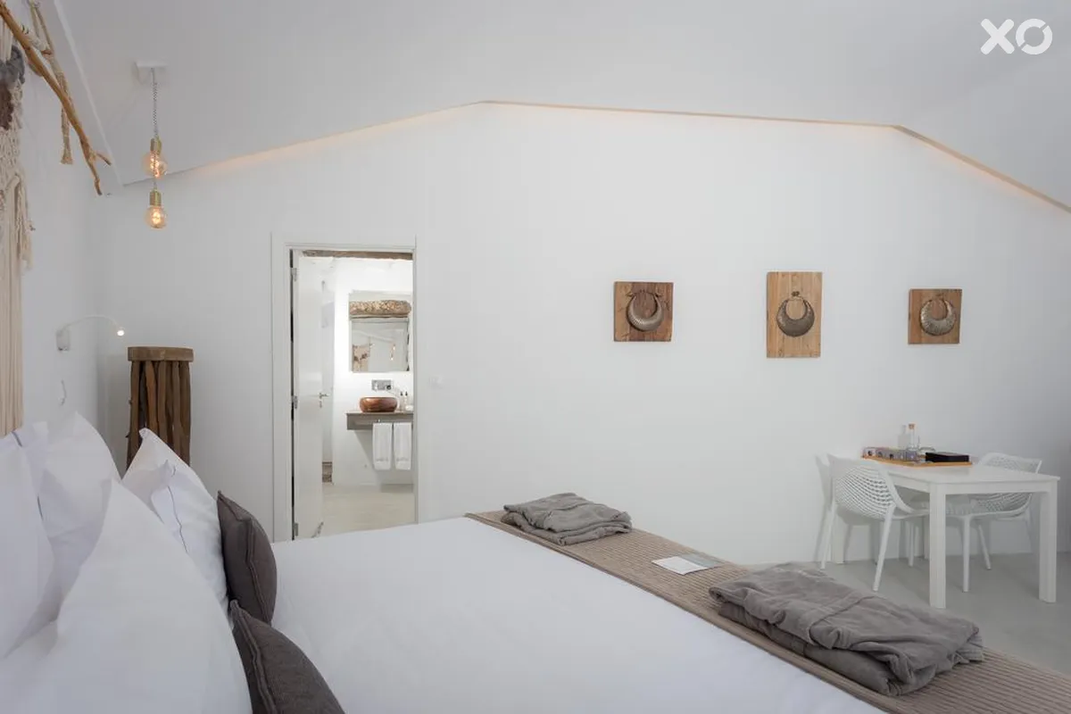 White Exclusive Suites & Villas