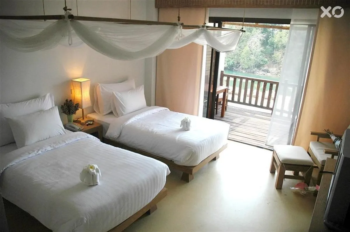 Aana Resort & Spa