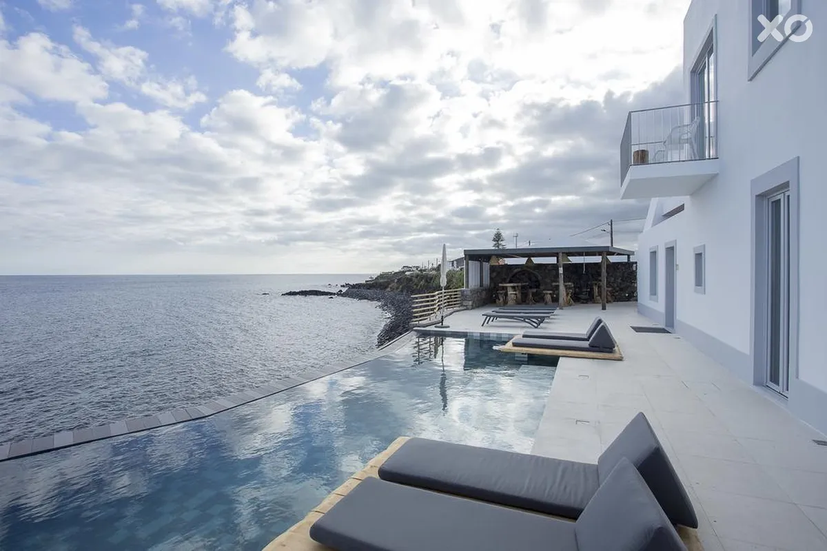 White Exclusive Suites & Villas