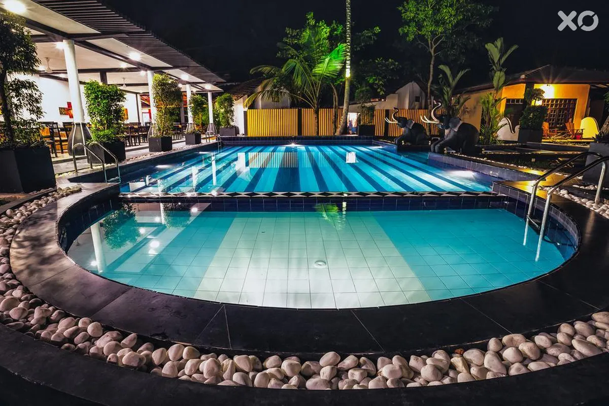 Flower Garden Hotel