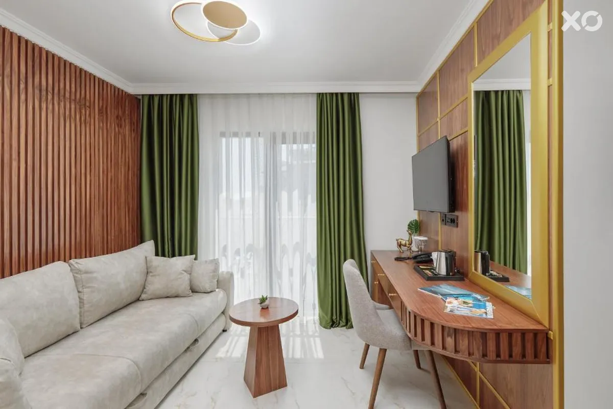 Diplomat Hotel