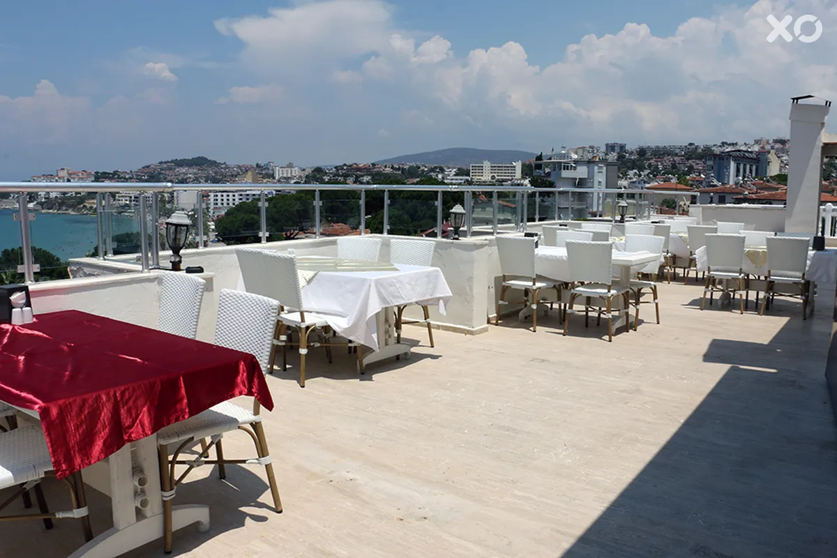 Grand Nett Hotel