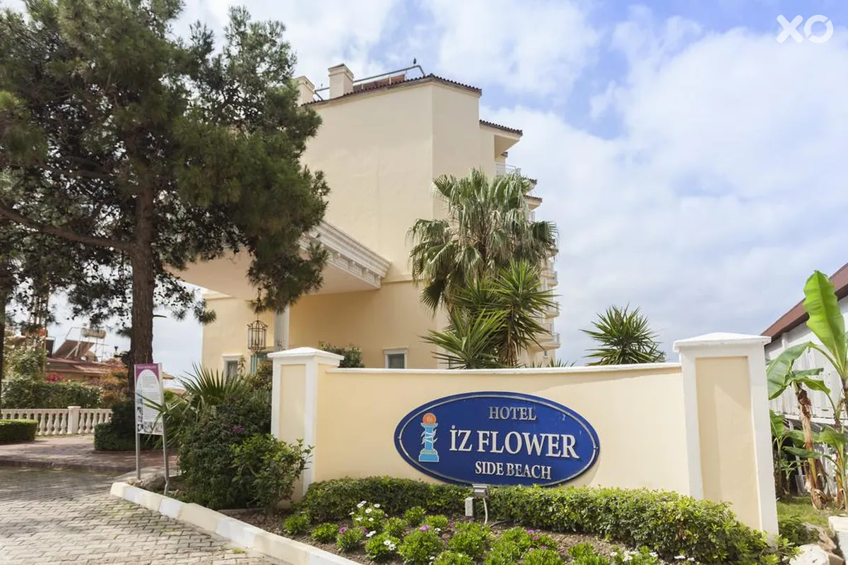 Iz Flower Side Beach Hotel