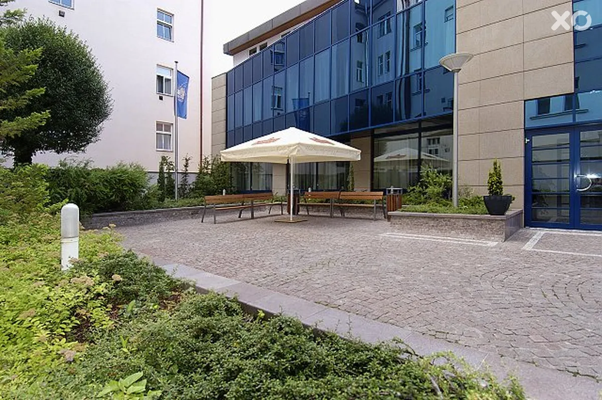Crystal Palace EA Hotel