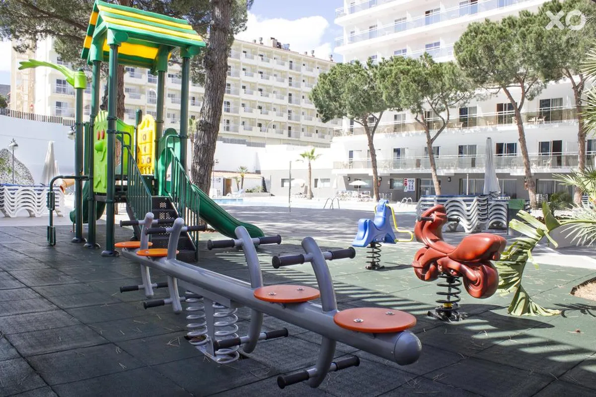 Oasis Park Hotel