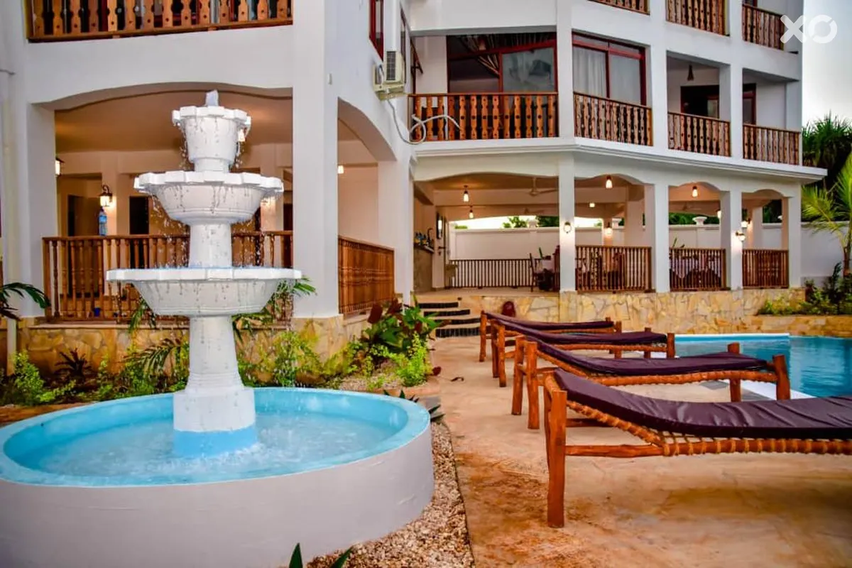 Zanoceanique Hotel