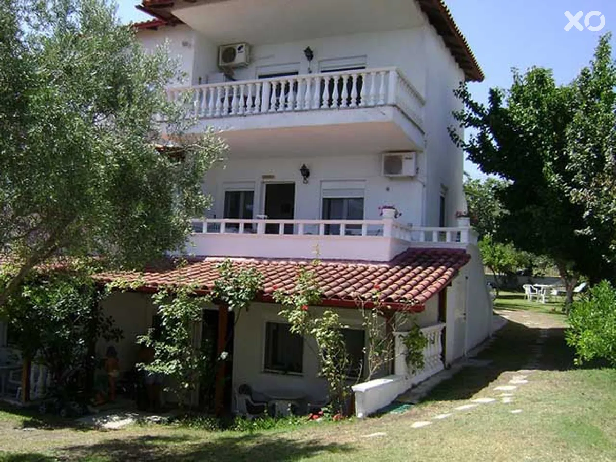 Eleni Villa