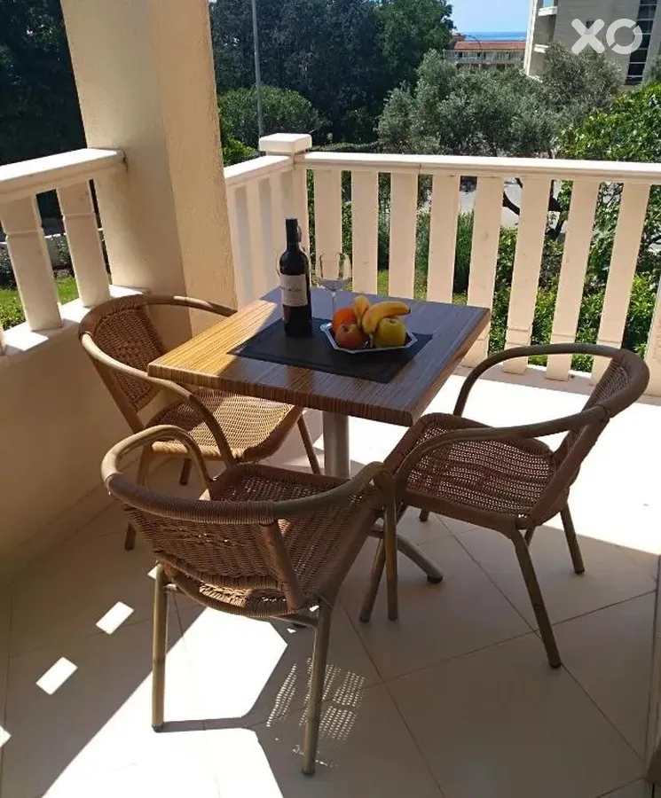 V Lux Villa