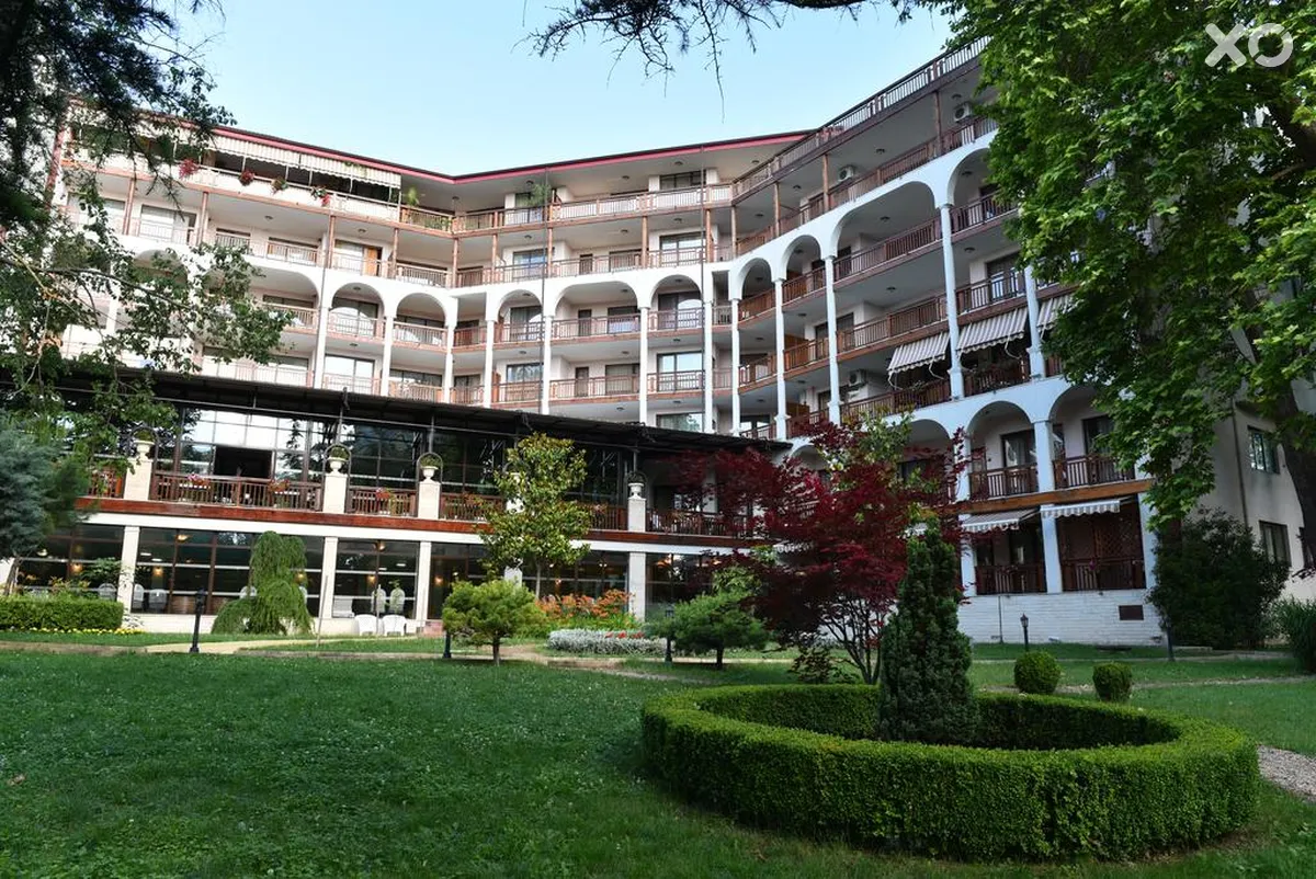 Estreya Residence Hotel