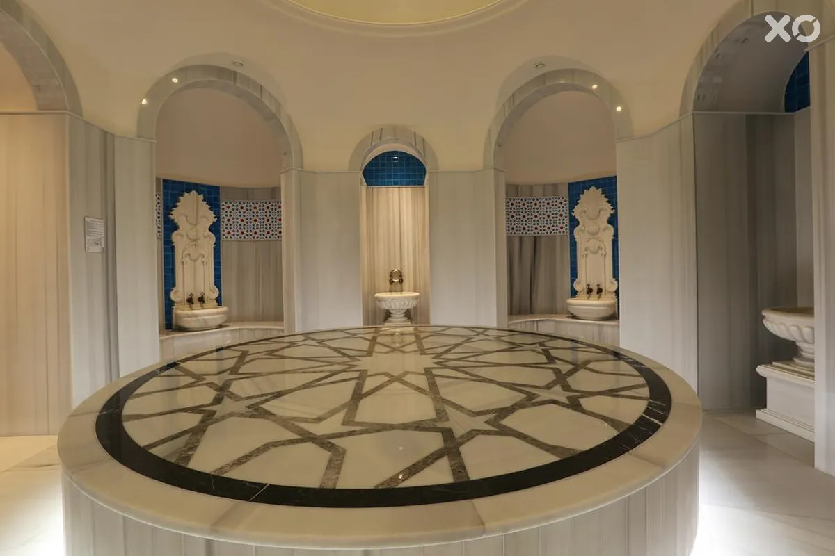 Charisma De Luxe Hotel