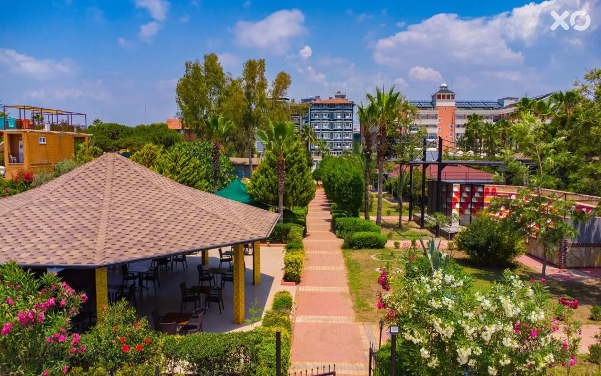 Clover Magic Garden Beach Hotel