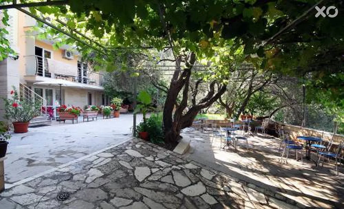 Sara Lux Apartments