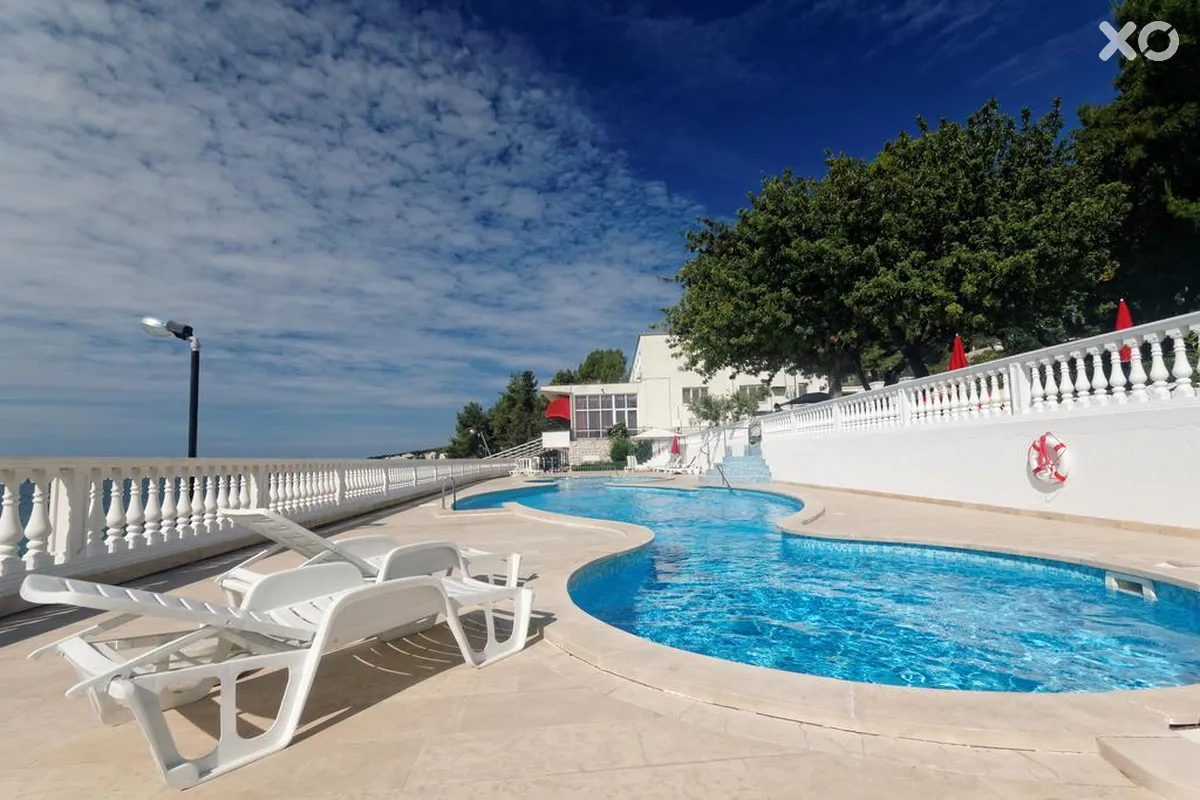Val Hotel