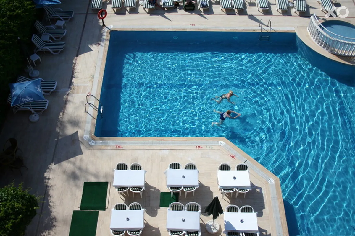 Aryes Deluxe Hotel
