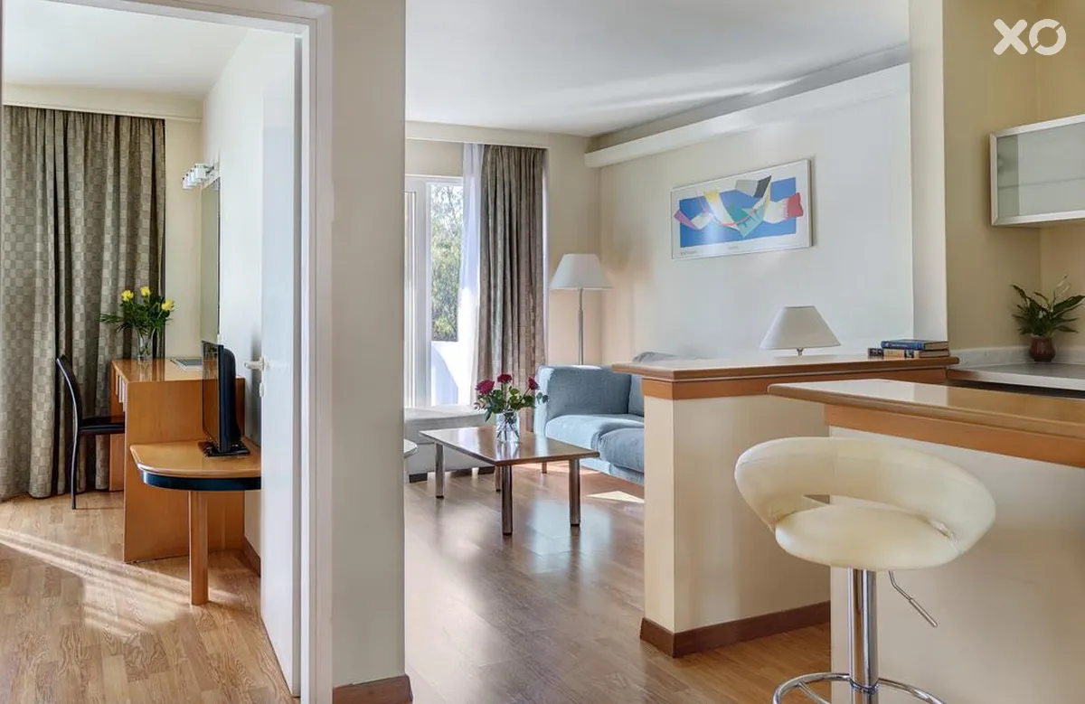 Blazer Suites Hotel